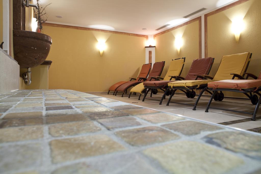 Hotel Burgschrofn Tux Ngoại thất bức ảnh