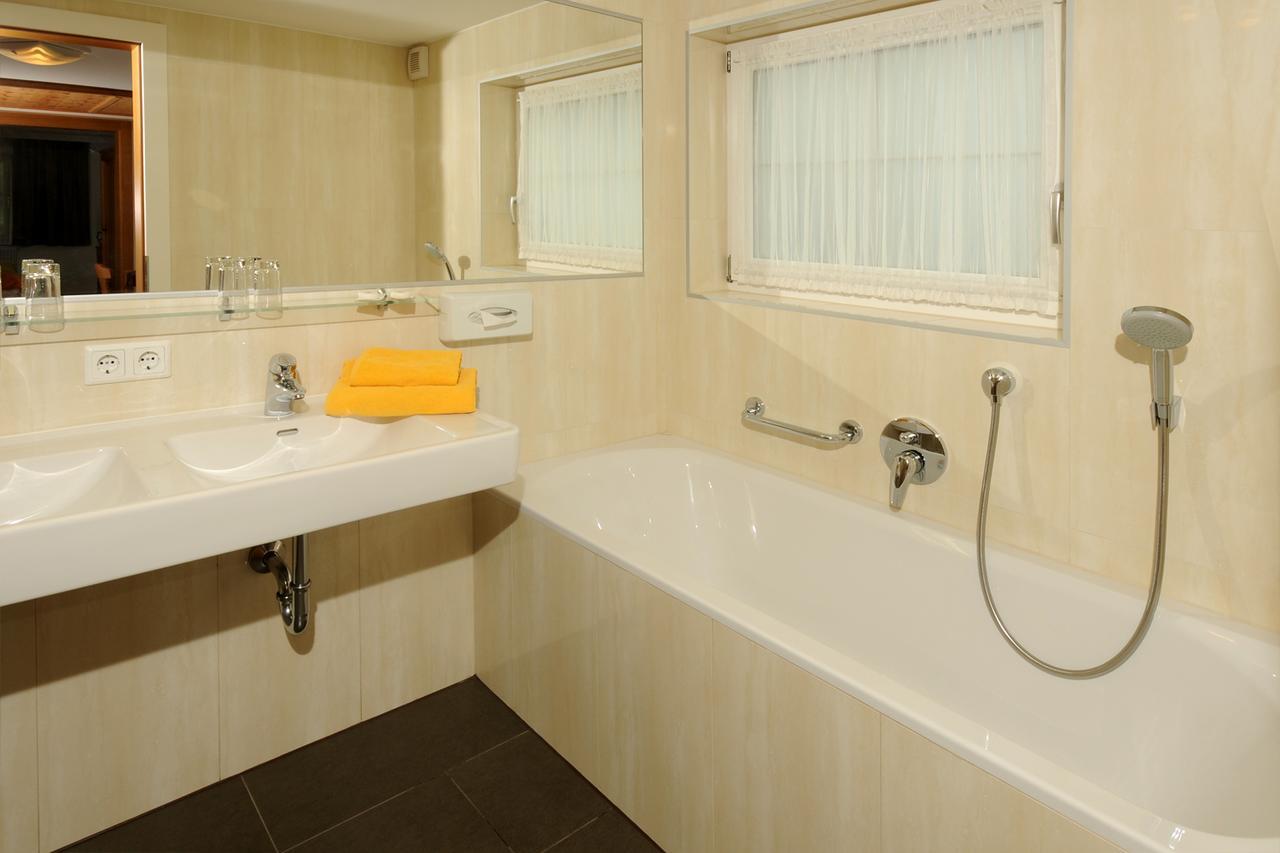 Hotel Burgschrofn Tux Ngoại thất bức ảnh