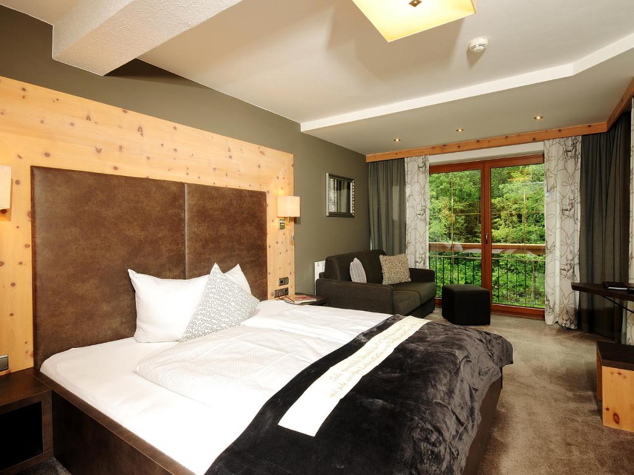 Hotel Burgschrofn Tux Ngoại thất bức ảnh